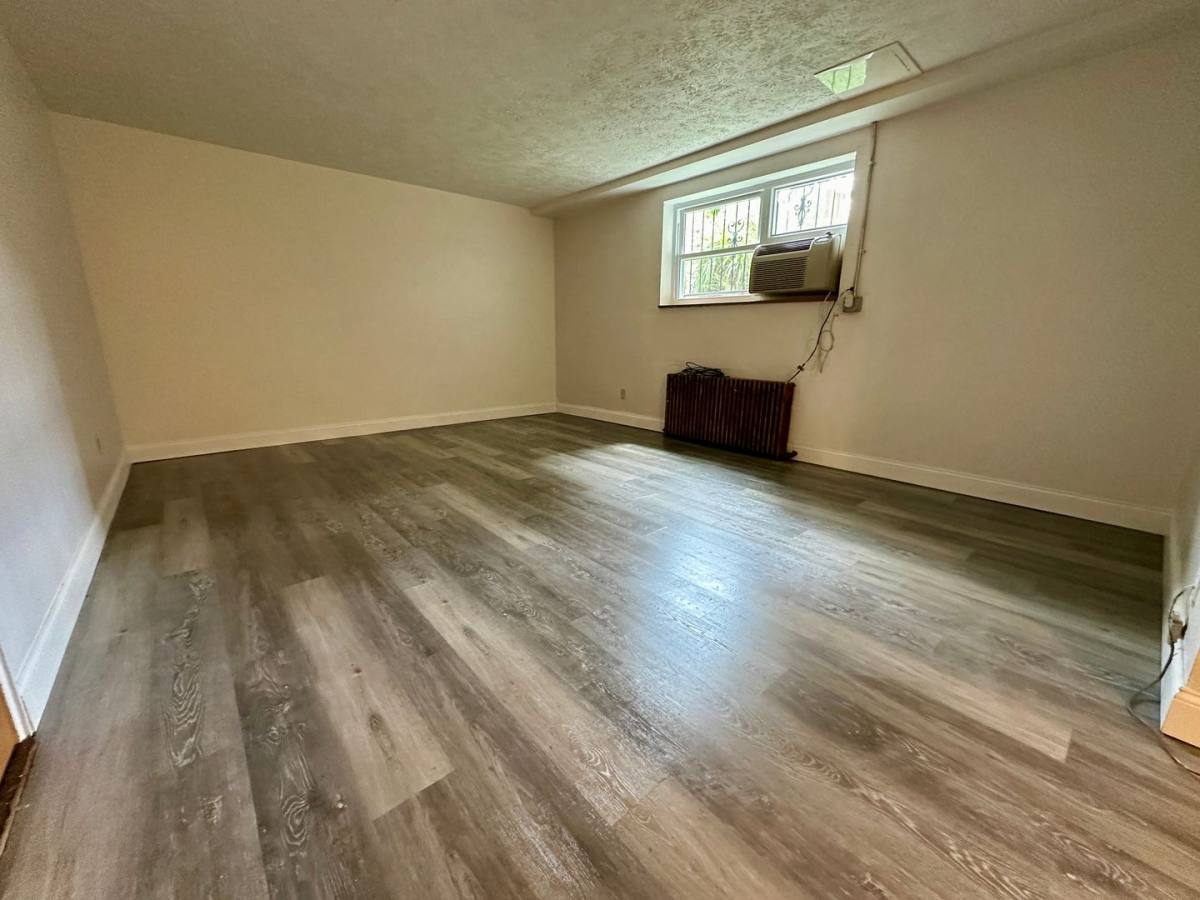 Apartment for rent at 5927 Walnut St, Pittsburgh, PA 15232