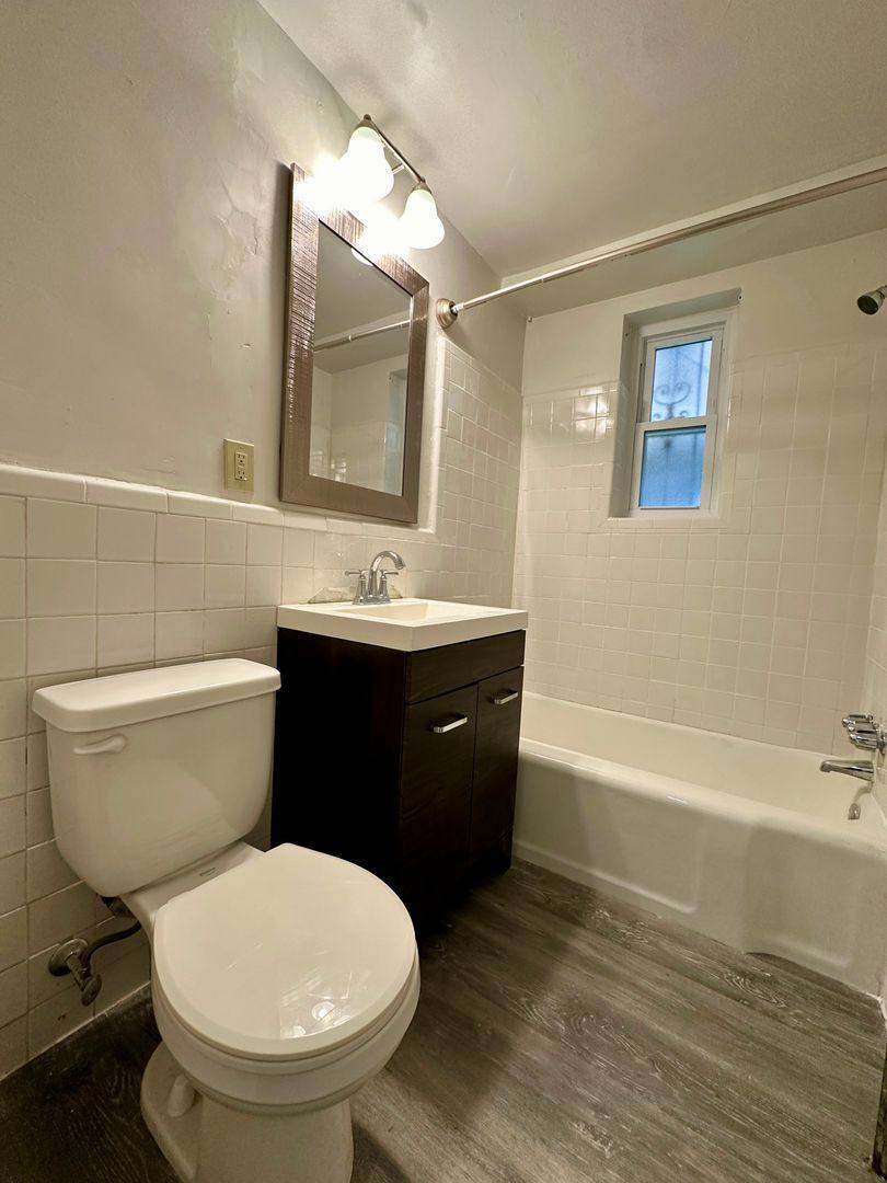 Apartment for rent at 5927 Walnut St, Pittsburgh, PA 15232