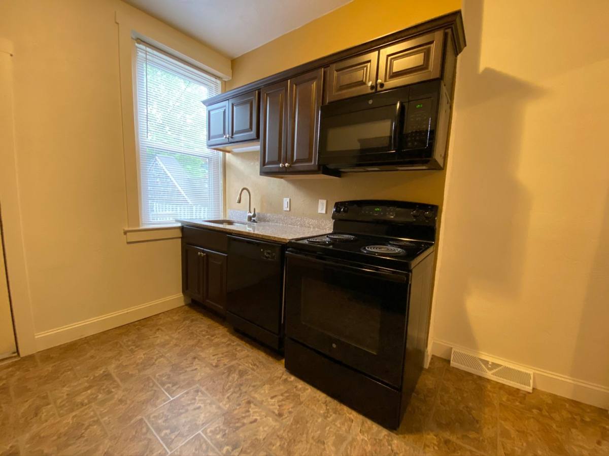 Apartment for rent at 709 Bellefonte St, Pittsburgh, PA 15232