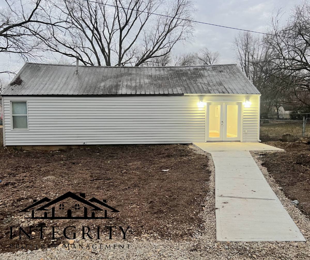 House for rent at 802 A Route 66, Waynesville, MO 65583