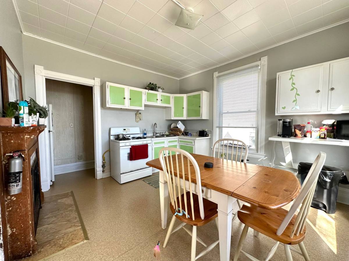 Apartment for rent at 2125 E Superior St, Duluth, MN 55812