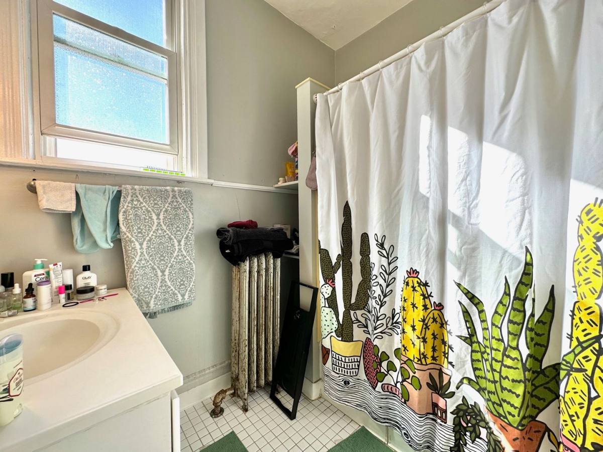 Apartment for rent at 2125 E Superior St, Duluth, MN 55812