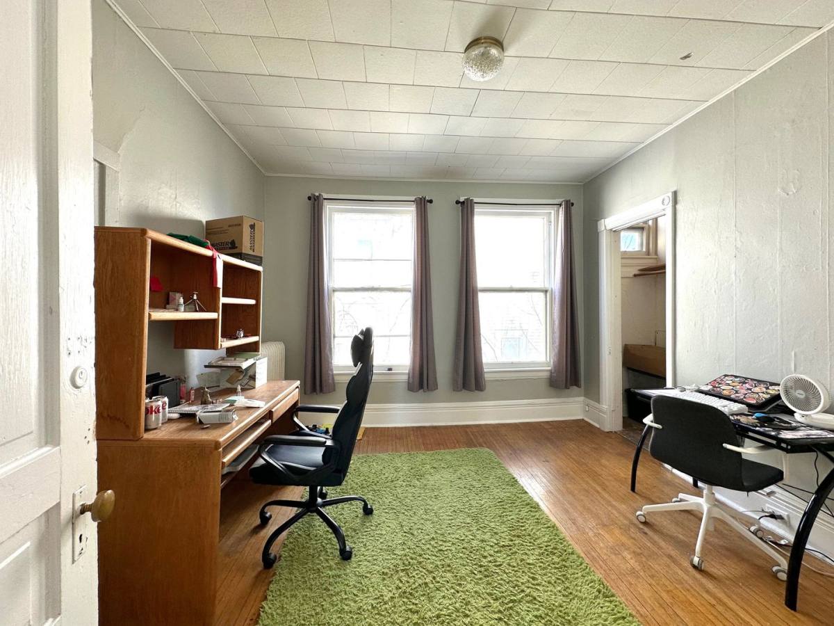 Apartment for rent at 2125 E Superior St, Duluth, MN 55812