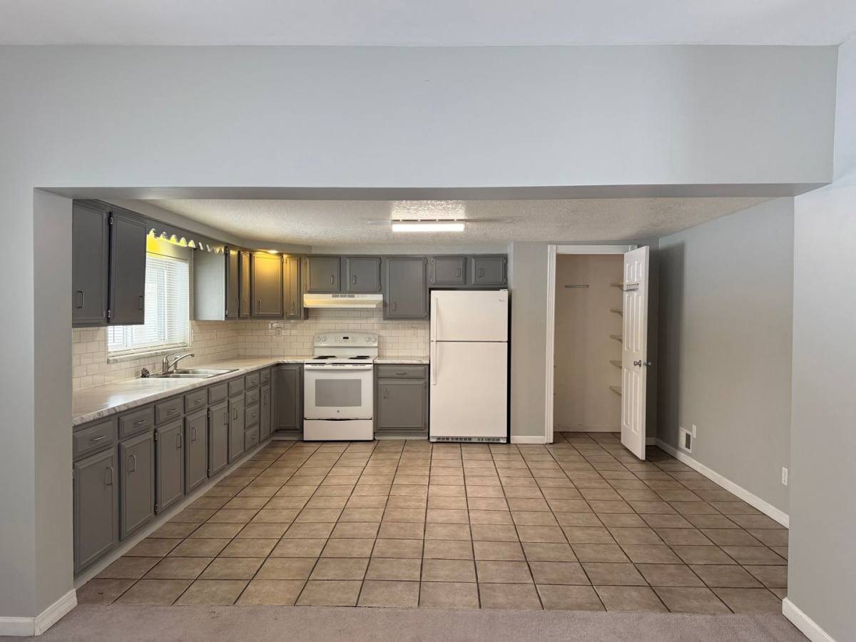 Apartment for rent at 10016 10020 Austin Rd, Jackson, MI 49201
