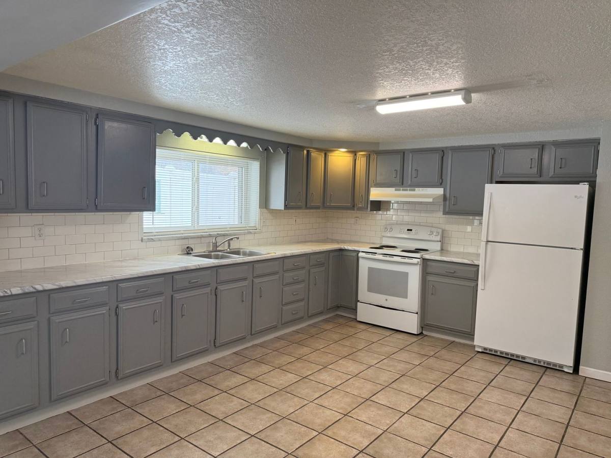 Apartment for rent at 10016 10020 Austin Rd, Jackson, MI 49201