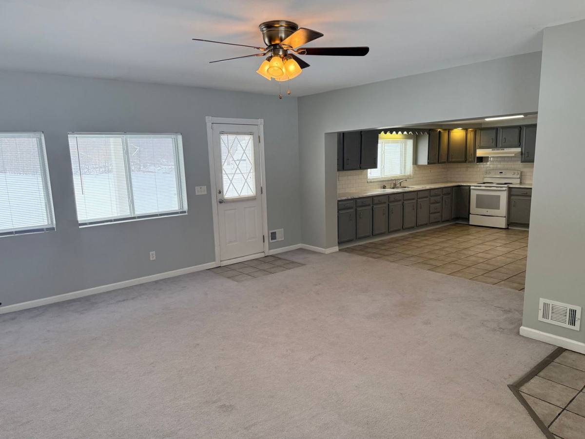 Apartment for rent at 10016 10020 Austin Rd, Jackson, MI 49201