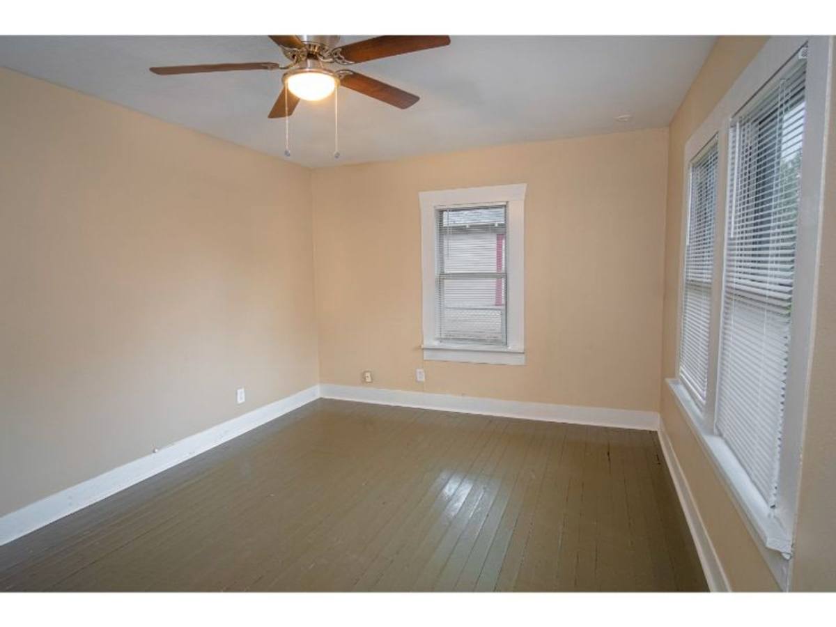 Apartment for rent at 1323 Lamar, San Antonio, TX 78202