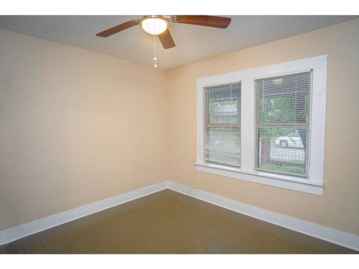 Apartment for rent at 1323 Lamar, San Antonio, TX 78202