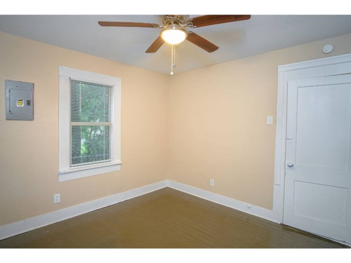 Apartment for rent at 1323 Lamar, San Antonio, TX 78202