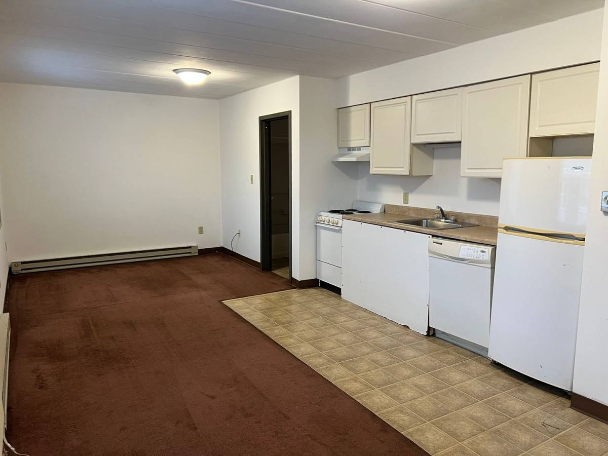 Apartment for rent at 916 Greenbrier Rd, Dekalb, IL 60115
