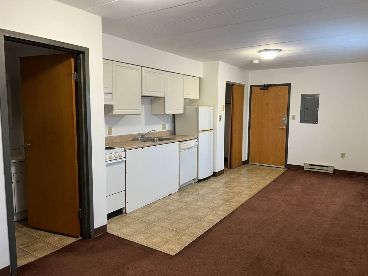 Apartment for rent at 916 Greenbrier Rd, Dekalb, IL 60115