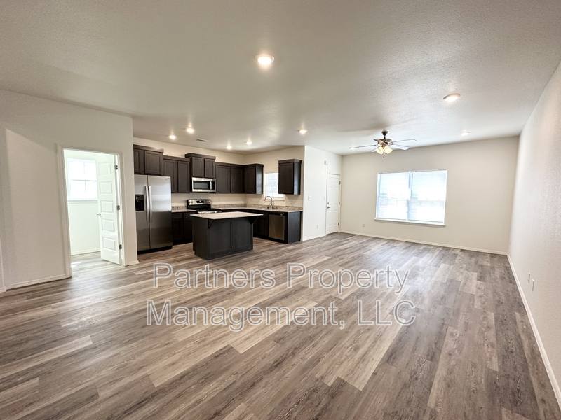 Apartment for rent at 1079 S Benchmark Lane, Fayetteville, AR 72704