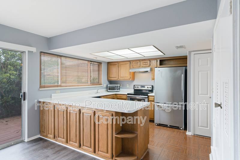 Townhouse for rent at 10958 Crown Park, San Antonio, TX 78239