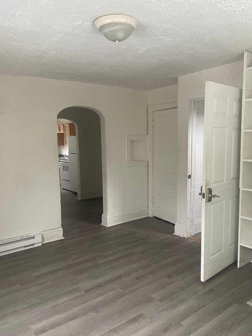 Apartment for rent at 529 Nancy St, Charleston, WV 25311