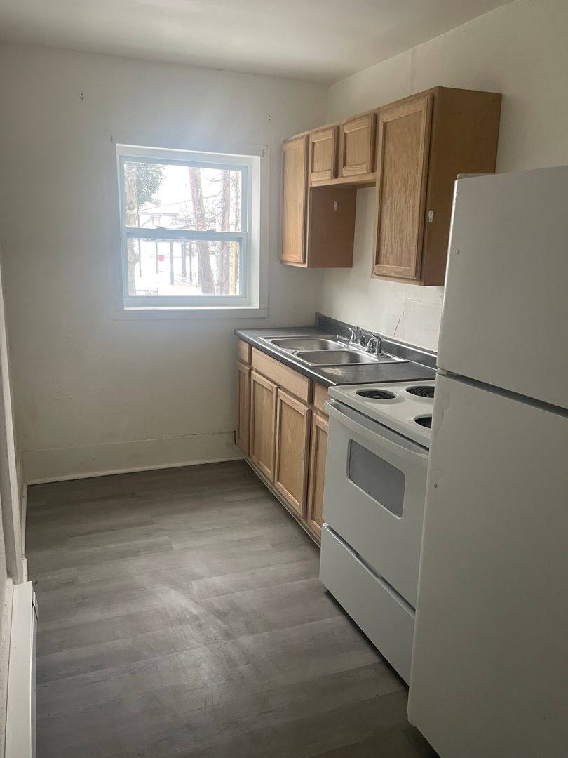 Apartment for rent at 529 Nancy St, Charleston, WV 25311