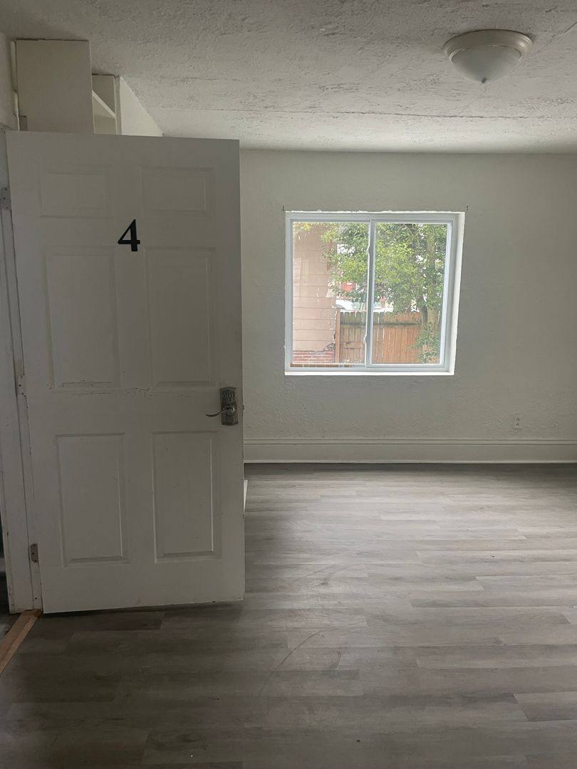Apartment for rent at 529 Nancy St, Charleston, WV 25311