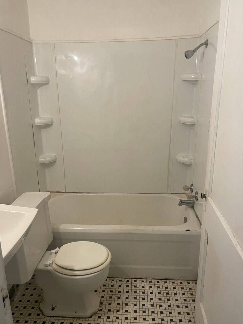 Apartment for rent at 529 Nancy St, Charleston, WV 25311