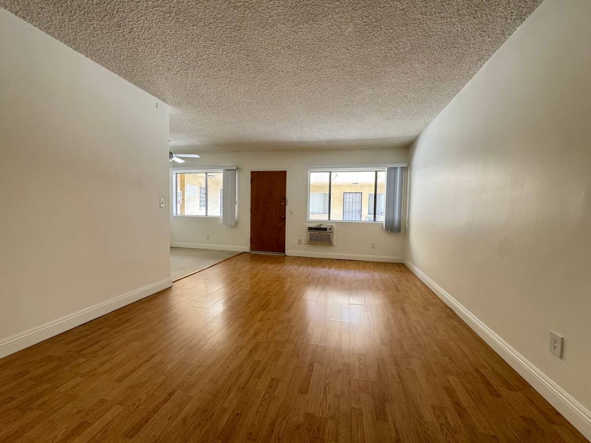 Apartment for rent at 120 E Chestnut St, Glendale, CA 91205