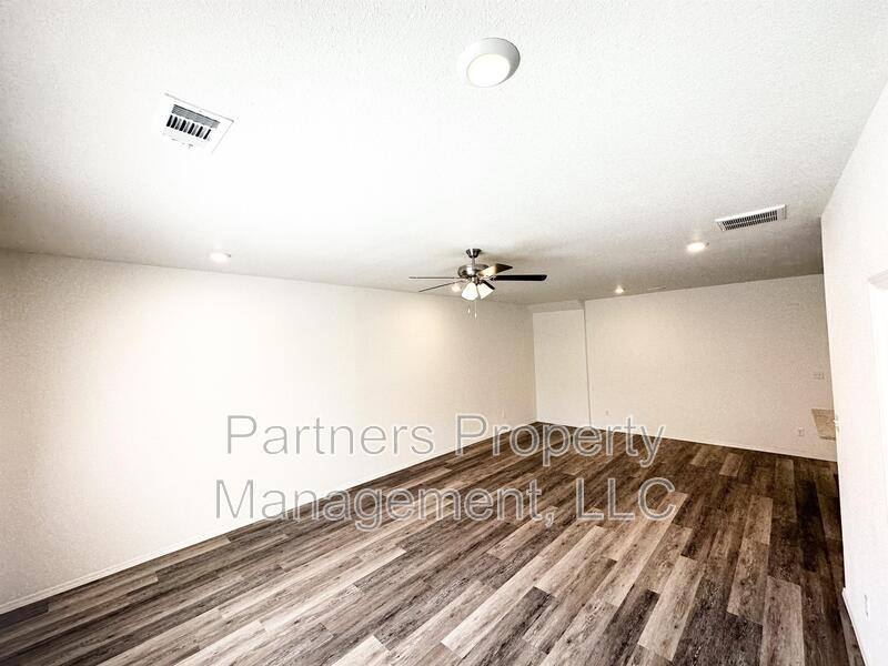 Apartment for rent at 801 S Amarillo Ave #1, Fayetteville, AR 72704