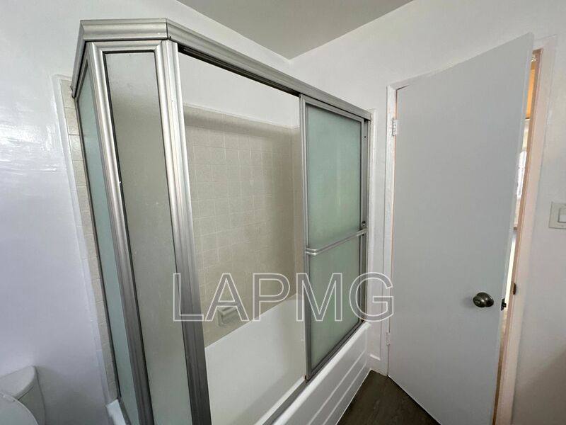 House for rent at 853 W Beach Ave #5, Inglewood, CA 90302