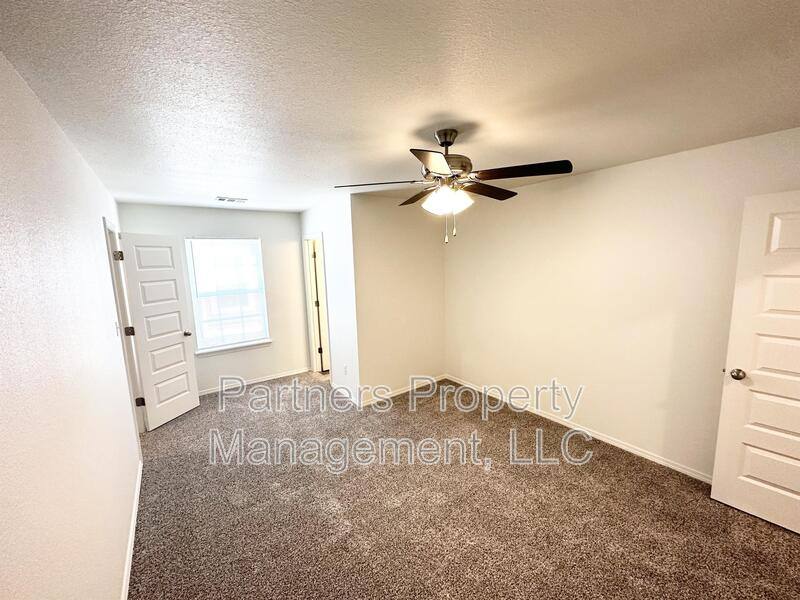 Apartment for rent at 823 S Amarillo Ave #2, Fayetteville, AR 72704