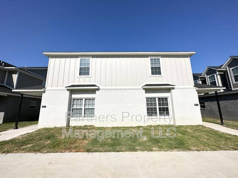 Apartment for rent at 823 S Amarillo Ave #2, Fayetteville, AR 72704