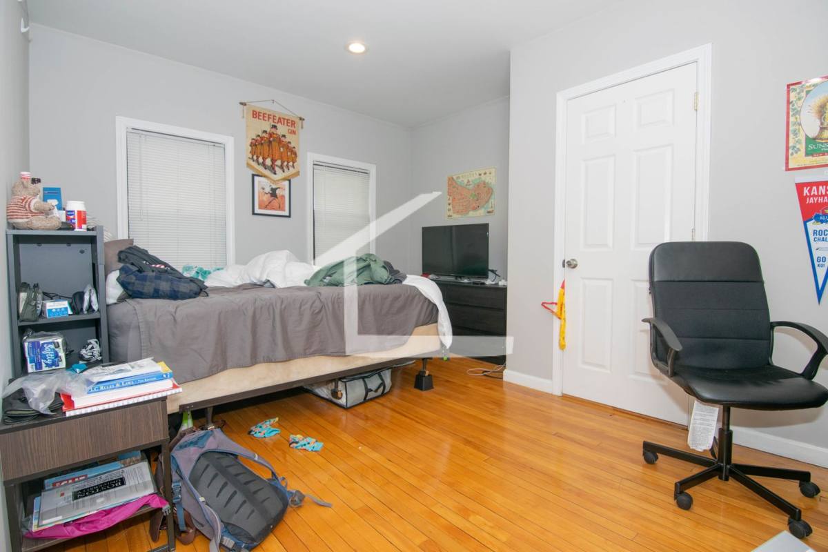 Apartment for rent at 123 Glenville Ave #1, Allston, MA 02134