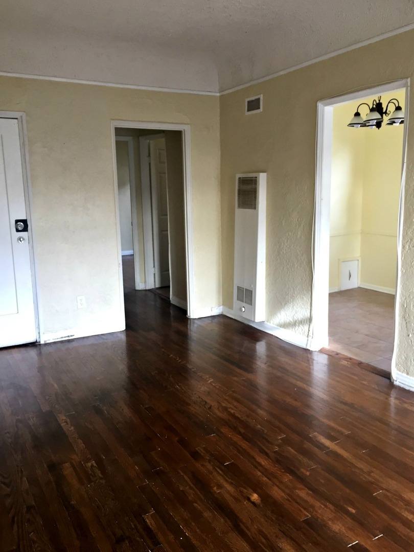 Apartment for rent at 1269 S Citrus Ave, Los Angeles, CA 90019