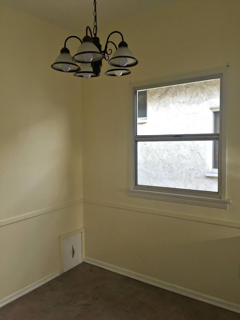 Apartment for rent at 1269 S Citrus Ave, Los Angeles, CA 90019