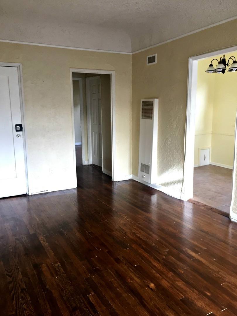 Apartment for rent at 1269 S Citrus Ave, Los Angeles, CA 90019