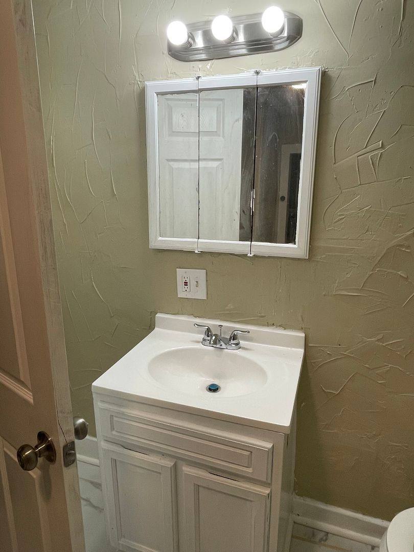 House for rent at 2228 Washington Ave, Huntington, WV 25704