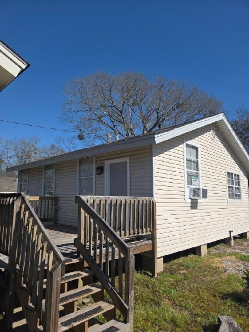 Apartment for rent at 4276 Florida St, Zachary, LA 70791