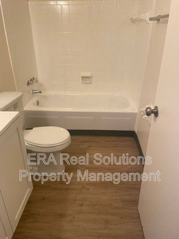 Apartment for rent at 854 Moon Rd, Columbus, OH 43224