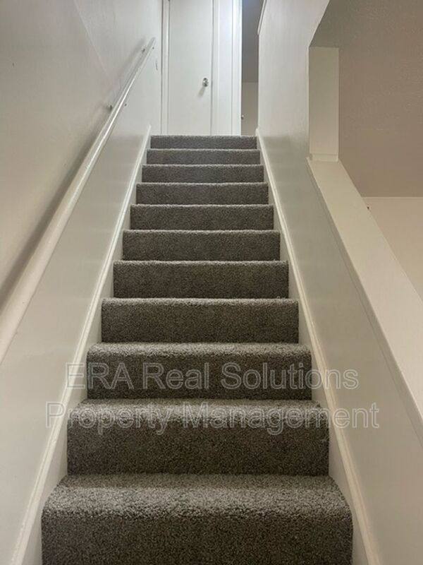 Apartment for rent at 854 Moon Rd, Columbus, OH 43224