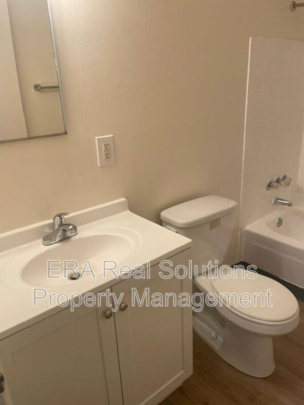 Apartment for rent at 854 Moon Rd, Columbus, OH 43224
