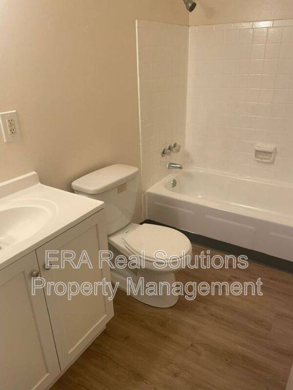 Apartment for rent at 854 Moon Rd, Columbus, OH 43224