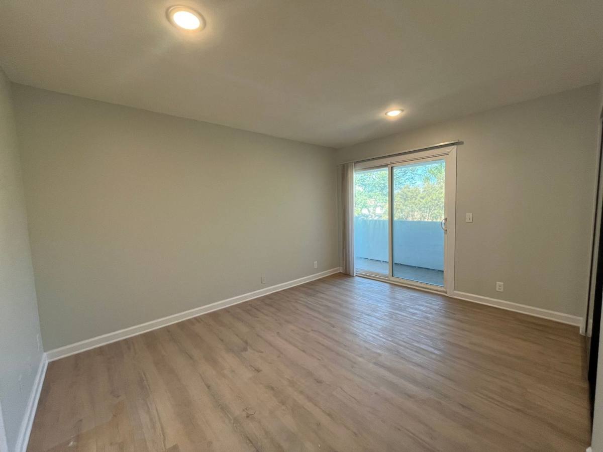 Apartment for rent at 420 W Windsor Rd, Glendale, CA 91204