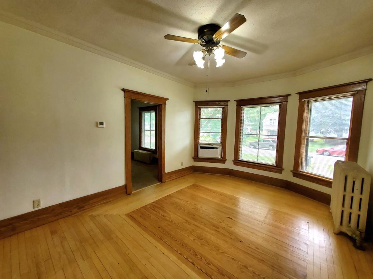 Apartment for rent at 313 Denver St, Waterloo, IA 50701