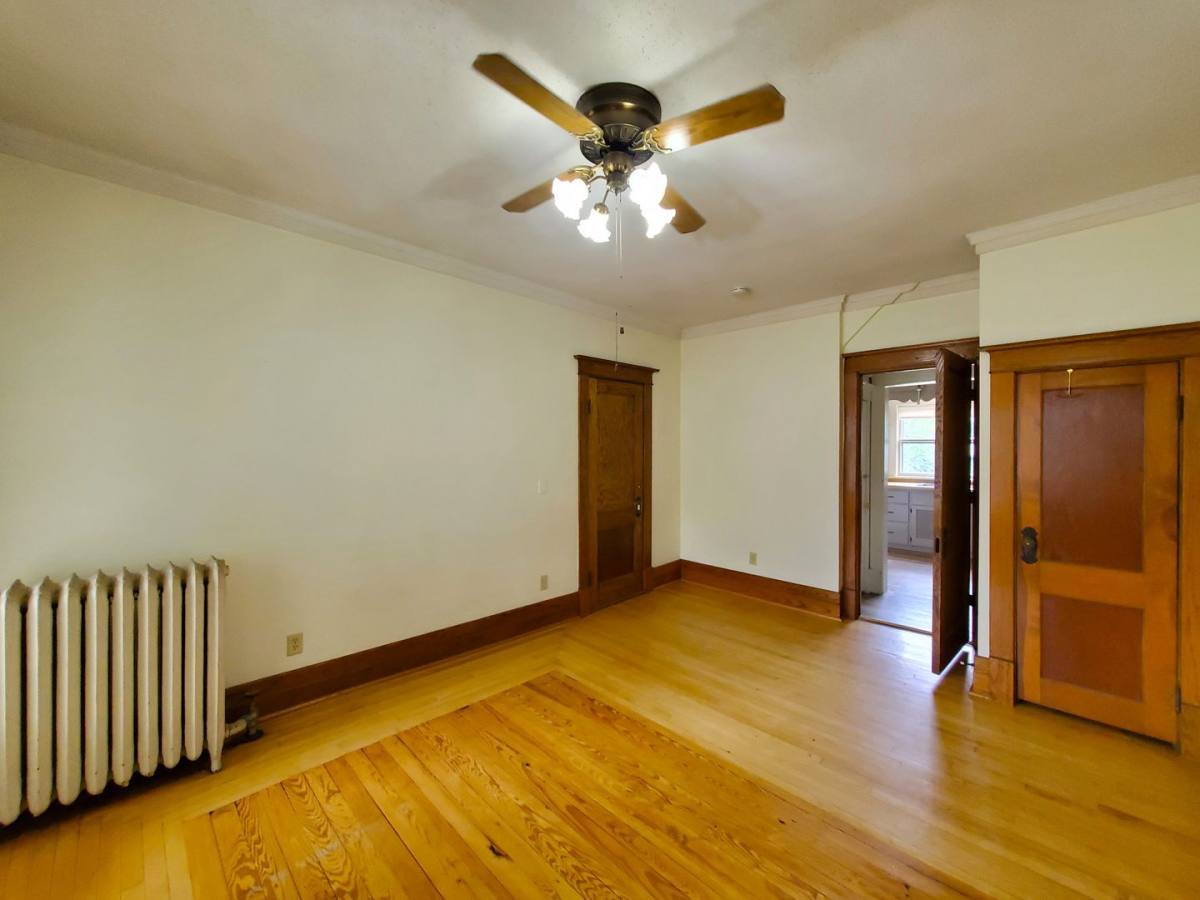 Apartment for rent at 313 Denver St, Waterloo, IA 50701