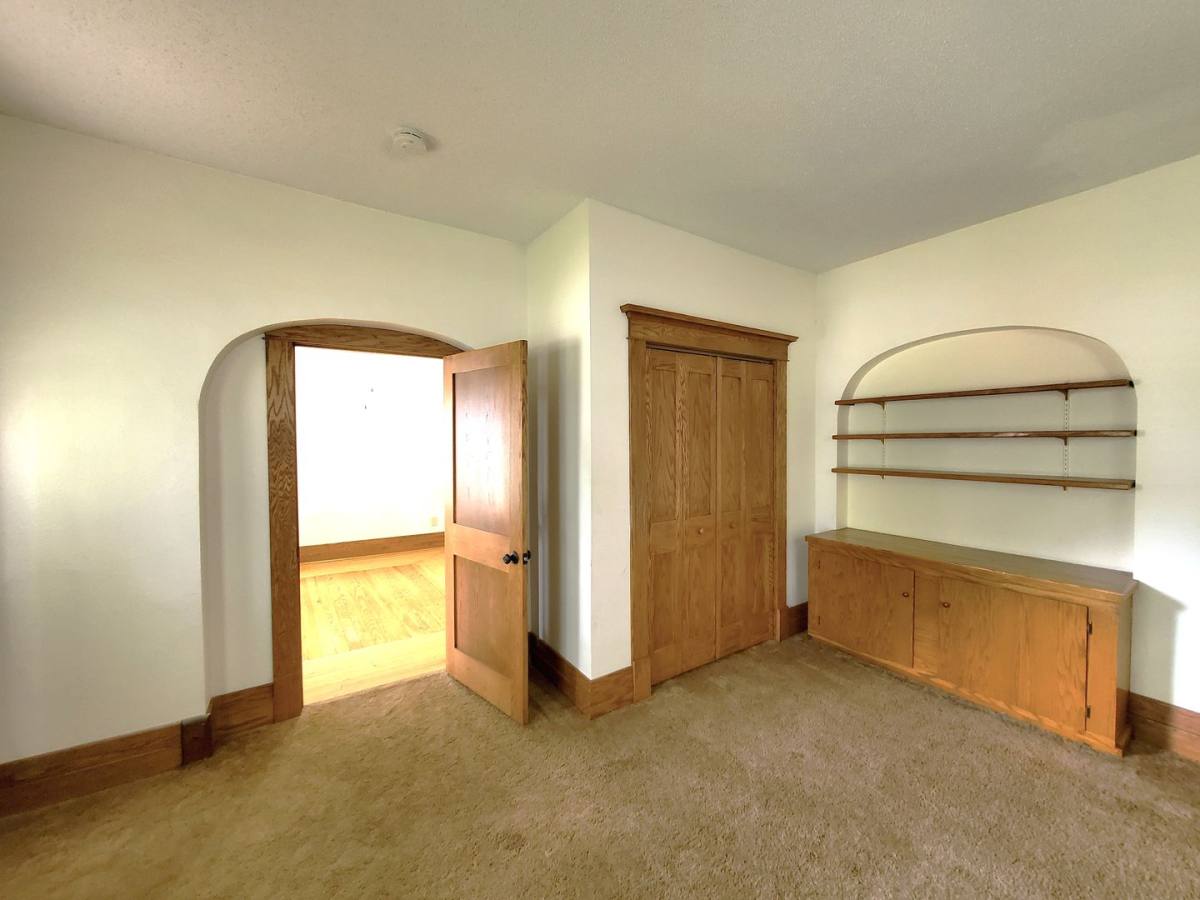 Apartment for rent at 313 Denver St, Waterloo, IA 50701