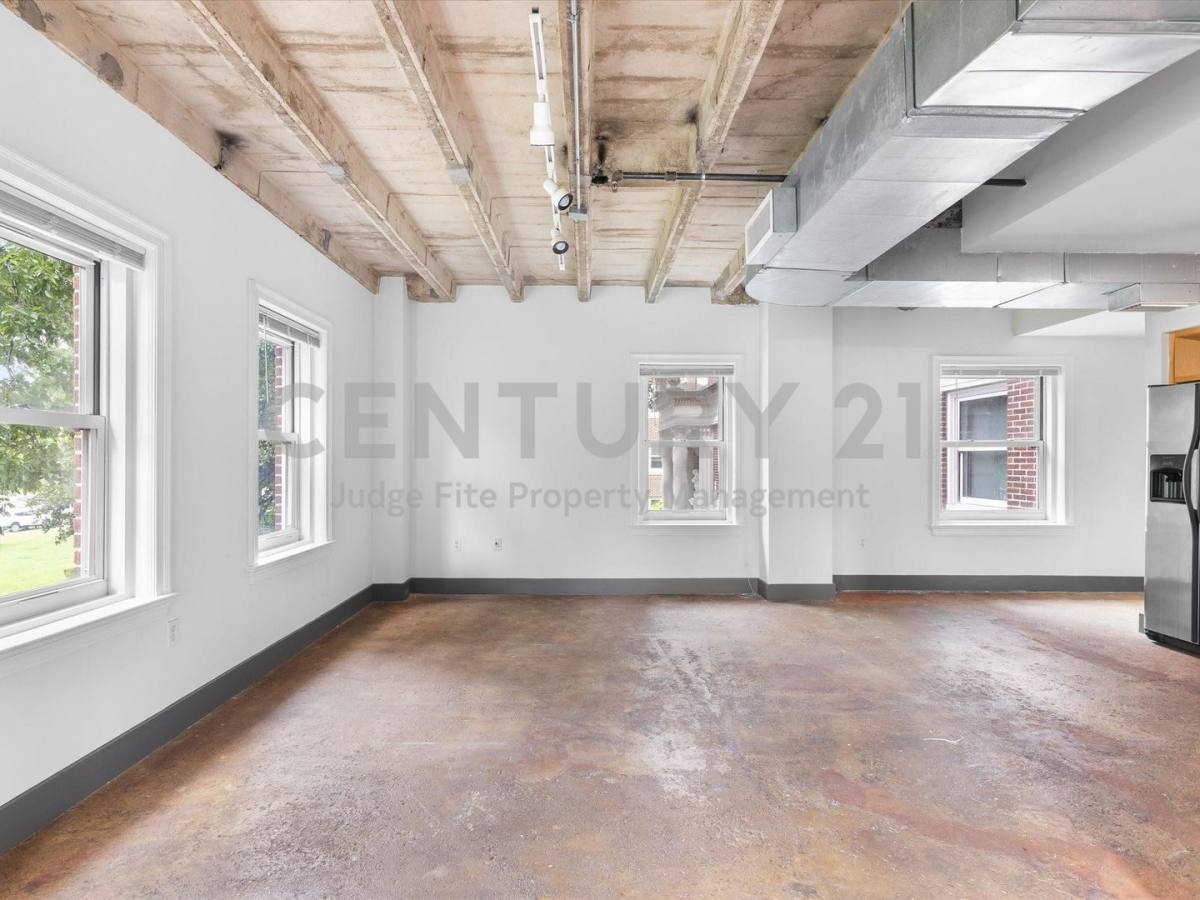 Condo for rent at 329 E Colorado Blvd, Dallas, TX 75203