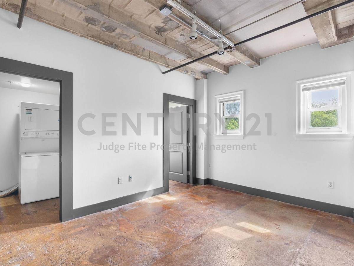 Condo for rent at 329 E Colorado Blvd, Dallas, TX 75203