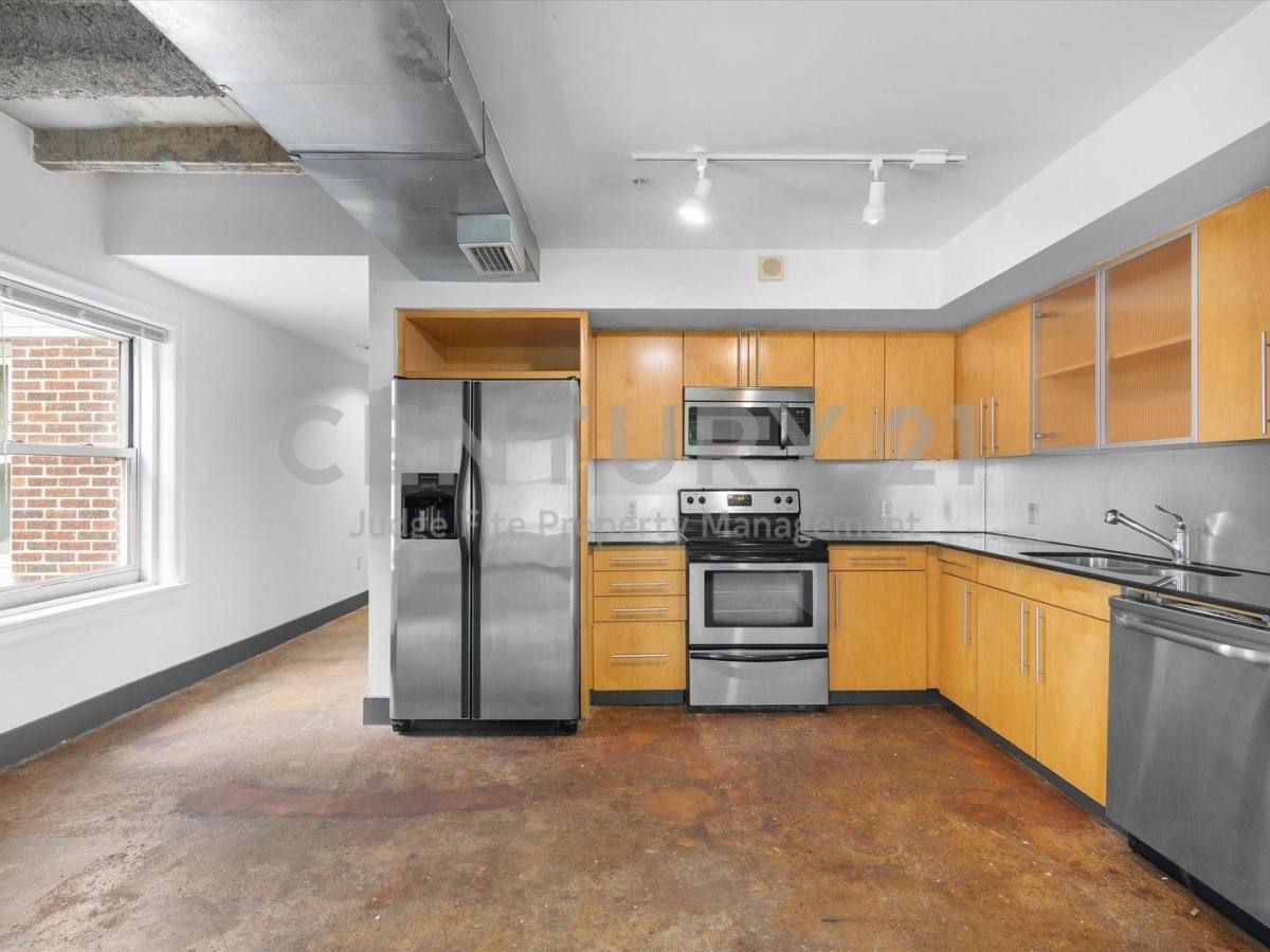 Condo for rent at 329 E Colorado Blvd, Dallas, TX 75203