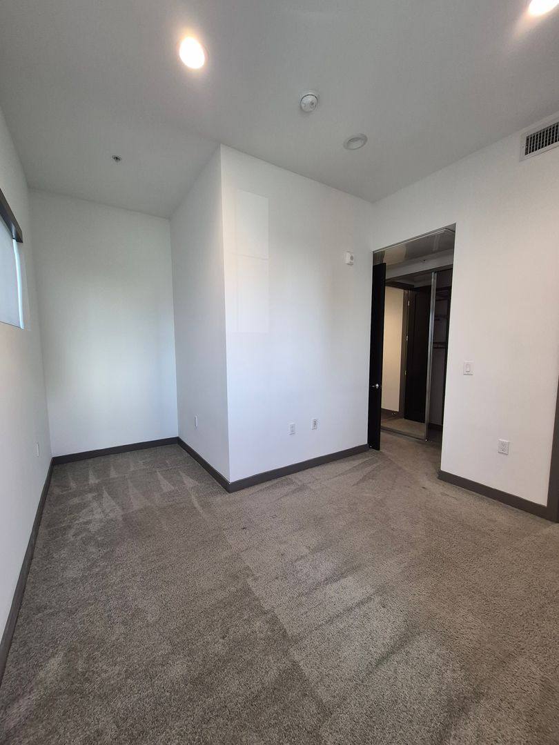Apartment for rent at 161 S Normandie Ave, Los Angeles, CA 90004