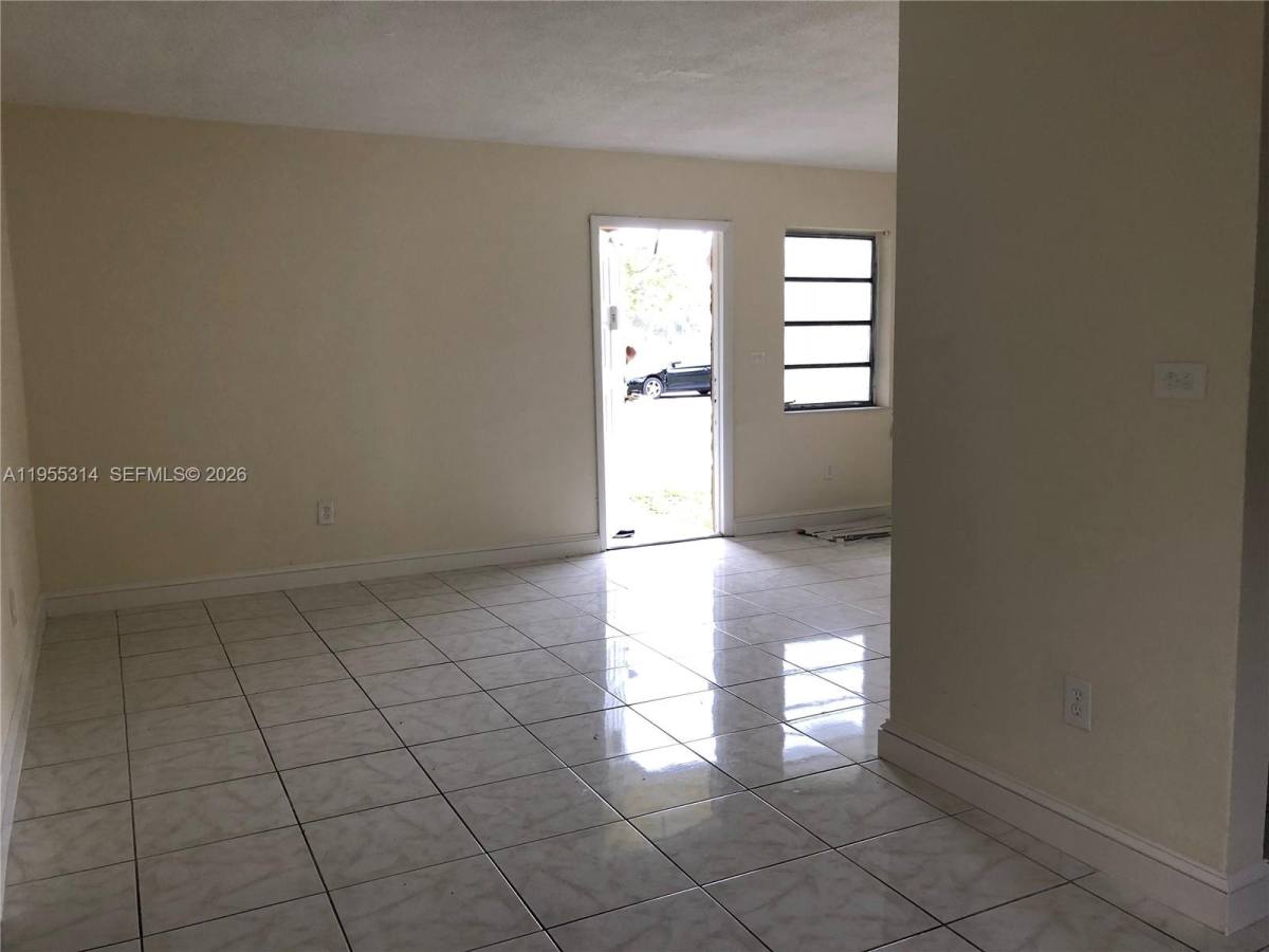 Apartment for rent at 2450 NE 188th St #2456, Miami, FL 33180