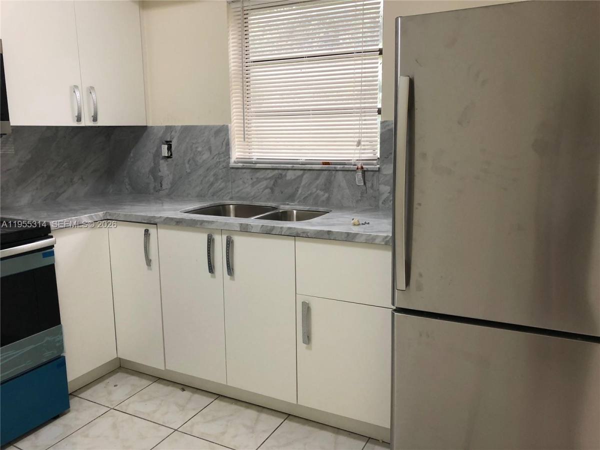 Apartment for rent at 2450 NE 188th St #2456, Miami, FL 33180