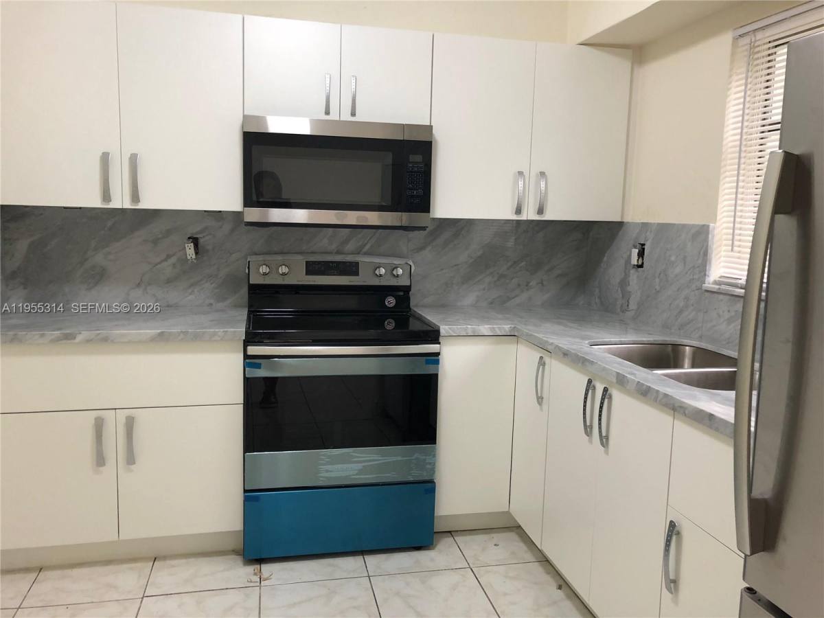 Apartment for rent at 2450 NE 188th St #2456, Miami, FL 33180