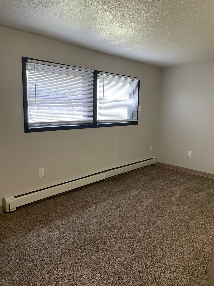 Apartment for rent at 4221 SE 13th St, Des Moines, IA 50315