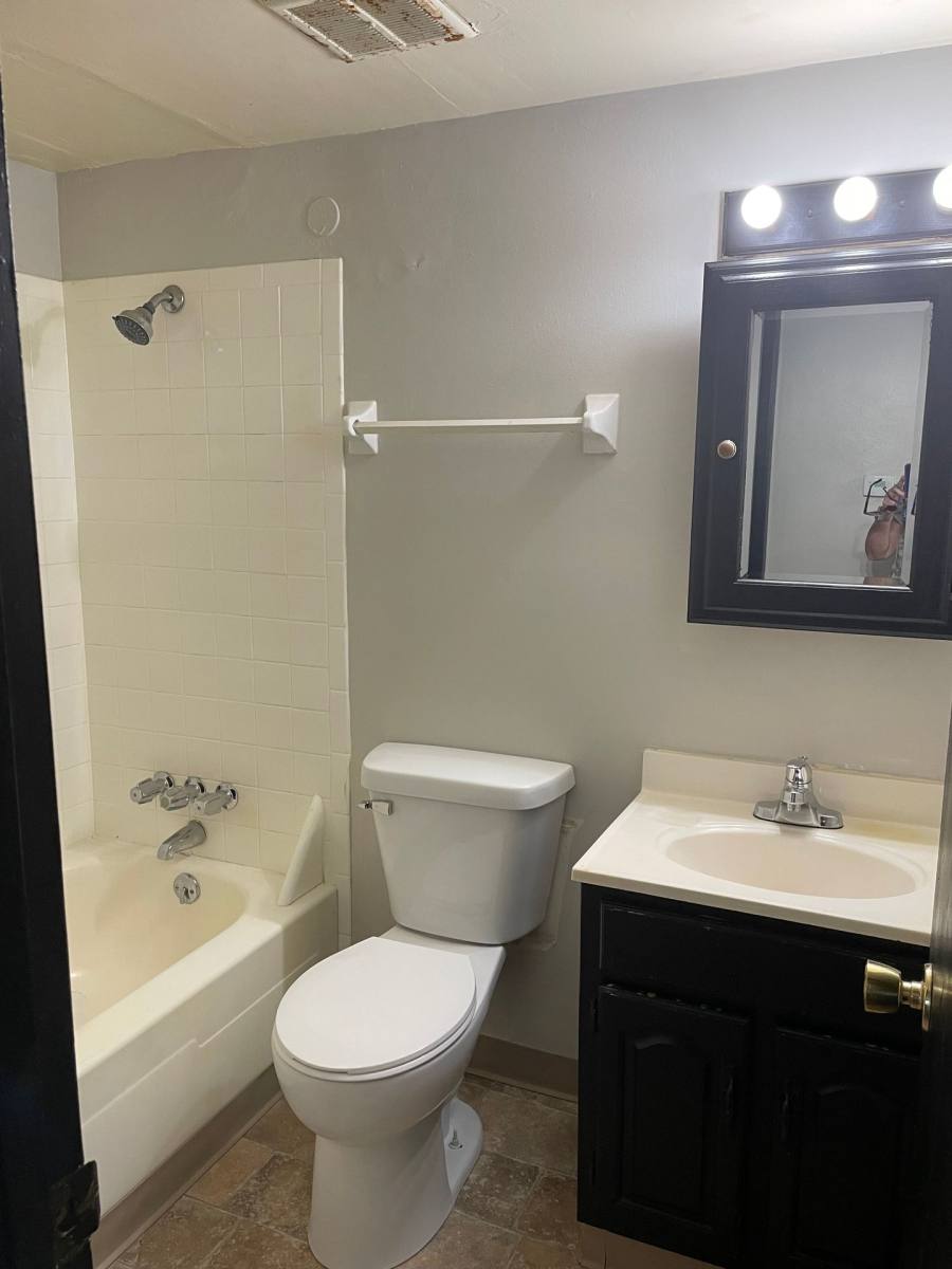 Apartment for rent at 4221 SE 13th St, Des Moines, IA 50315