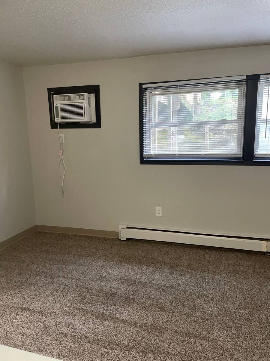 Apartment for rent at 4221 SE 13th St, Des Moines, IA 50315